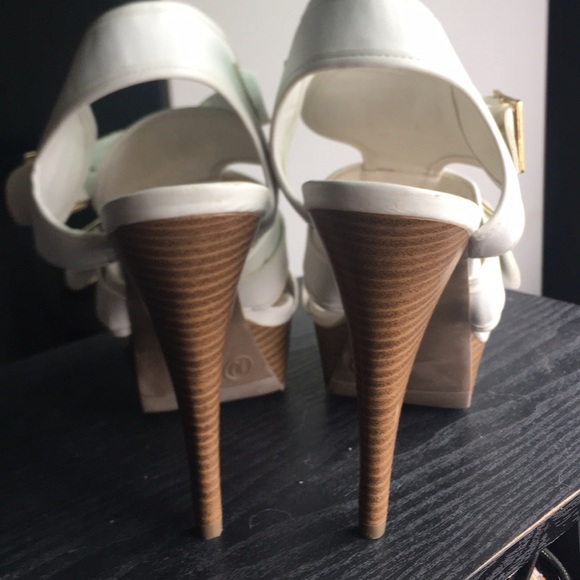 Heels - Picture 2 of 3